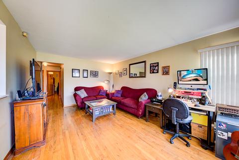 7729 Central Ave, Burbank, IL 60459 photo 4