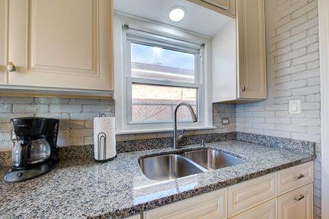 7729 Central Ave, Burbank, IL 60459 photo 9