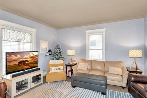 228 E 4th Ave, Naperville, IL 60540 photo 3