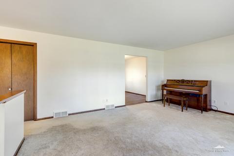 54 Meyer Rd, Plano, IL 60545 photo 5
