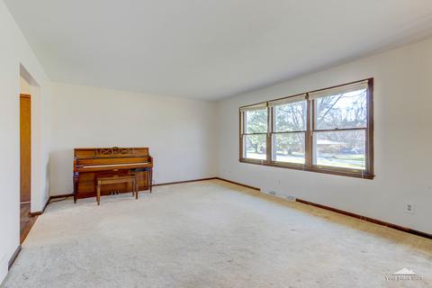 54 Meyer Rd, Plano, IL 60545 photo 4