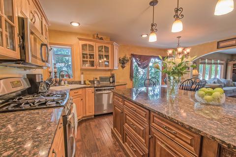 738 E Prairie Ave, Des Plaines, IL 60016 photo 12