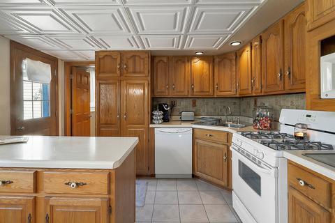 303 Macgregor Rd, Lockport, IL 60441 photo 9