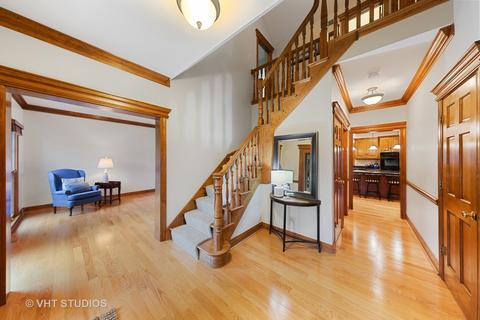 1460 Spero Ct, Wheaton, IL 60187 photo 4