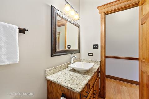 1460 Spero Ct, Wheaton, IL 60187 photo 13