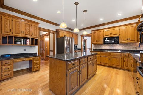 1460 Spero Ct, Wheaton, IL 60187 photo 9