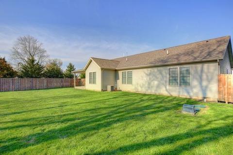 106 N Jackson St, Philo, IL 61864 photo 6