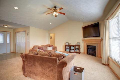 106 N Jackson St, Philo, IL 61864 photo 23