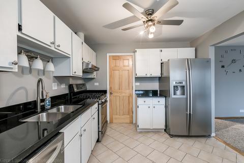 2850 Northampton Dr #B2, Rolling Meadows, IL 60008 photo 2