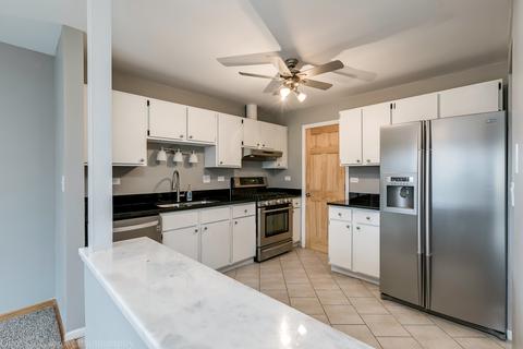 2850 Northampton Dr #B2, Rolling Meadows, IL 60008 photo 3