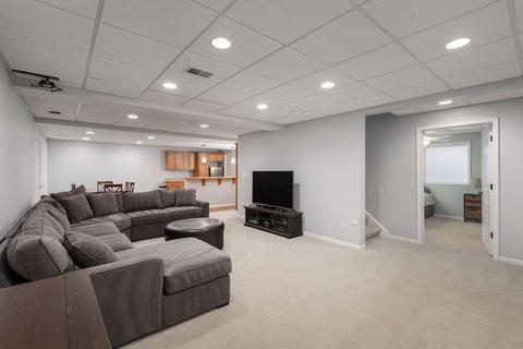 702 Parkway Dr, Wheaton, IL 60187 photo 33