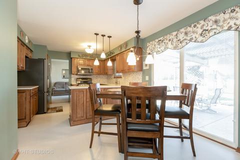 24140 Primrose Cir, Plainfield, IL 60585 photo 3