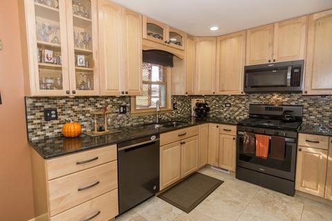 677 Catalpa Ln, Bartlett, IL 60103 photo 6