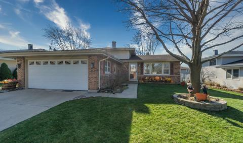677 Catalpa Ln, Bartlett, IL 60103 photo 2