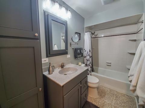 677 Catalpa Ln, Bartlett, IL 60103 photo 17