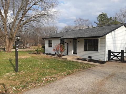 703 W Florence St, Mchenry, IL 60051 photo 2