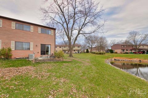 1640 Blackhawk Trl, Wheeling, IL 60090 photo 3