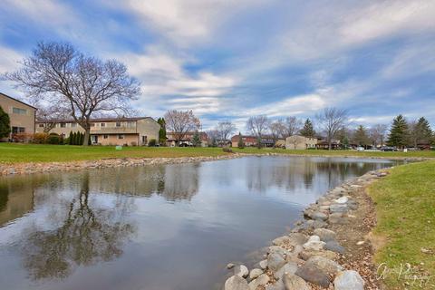 1640 Blackhawk Trl, Wheeling, IL 60090 photo 2