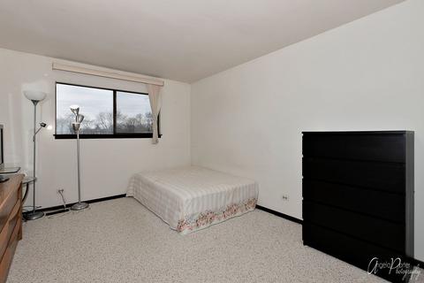1640 Blackhawk Trl, Wheeling, IL 60090 photo 15