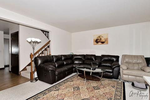 1640 Blackhawk Trl, Wheeling, IL 60090 photo 5