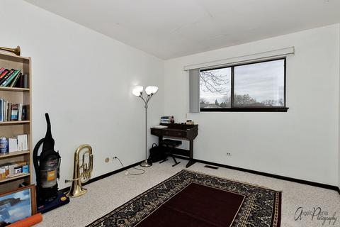 1640 Blackhawk Trl, Wheeling, IL 60090 photo 14
