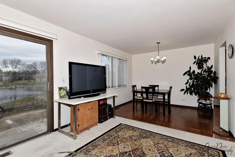1640 Blackhawk Trl, Wheeling, IL 60090 photo 6