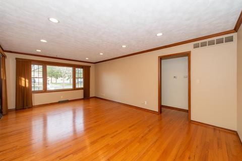 721 Algona Ave, Elgin, IL 60120 photo 8