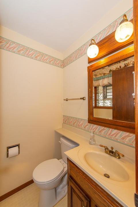 721 Algona Ave, Elgin, IL 60120 photo 24