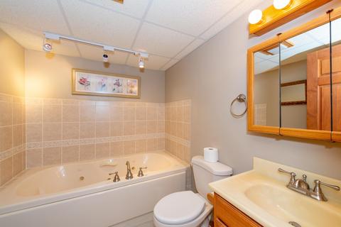 721 Algona Ave, Elgin, IL 60120 photo 23