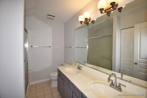 938 Mesa Dr, Elgin, IL 60123 photo 17