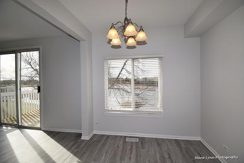 938 Mesa Dr, Elgin, IL 60123 photo 8
