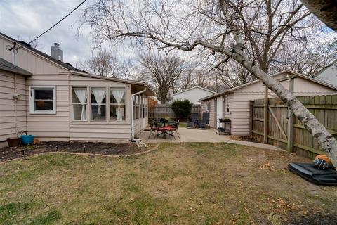 408 S Linden St, Normal, IL 61761 photo 4