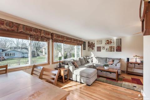 575 Frederick Ln, Hoffman Estates, IL 60169 photo 4