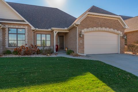 33 Bent Ct, Bloomington, IL 61704 photo 2