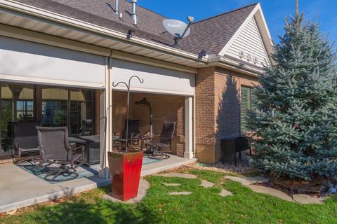 33 Bent Ct, Bloomington, IL 61704 photo 4