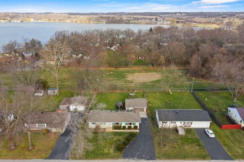 4502 W Shore Dr, Mchenry, IL 60050 photo 2