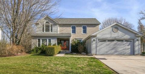 811 Mayfair Ln, Algonquin, IL 60102 photo 1