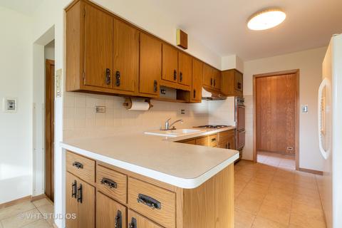 765 Mark Ave, Des Plaines, IL 60016 photo 4