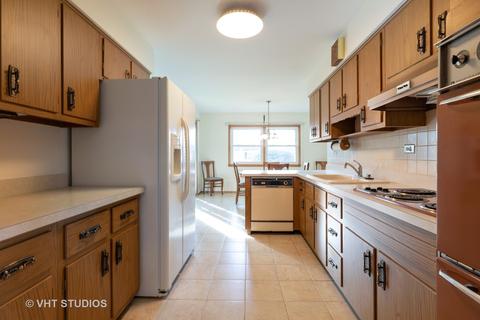 765 Mark Ave, Des Plaines, IL 60016 photo 3
