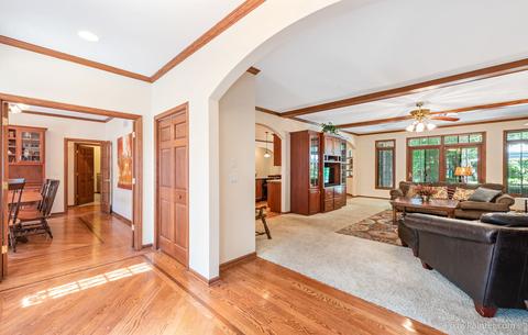 10 N940 Leith Ct, Elgin, IL 60124 photo 5