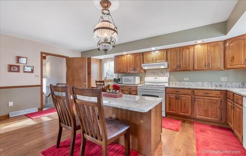 915 Augusta Ave, Elgin, IL 60120 photo 16