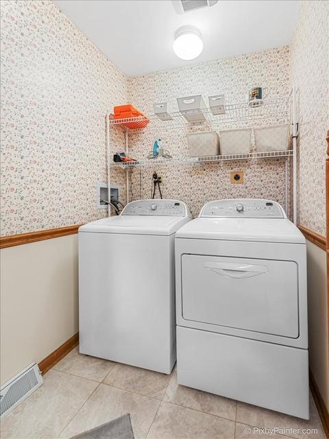 915 Augusta Ave, Elgin, IL 60120 photo 19