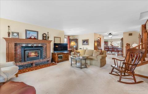 915 Augusta Ave, Elgin, IL 60120 photo 10