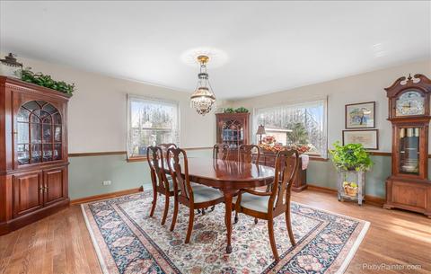 915 Augusta Ave, Elgin, IL 60120 photo 11