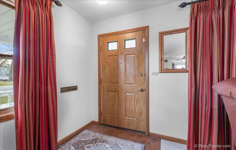 915 Augusta Ave, Elgin, IL 60120 photo 7