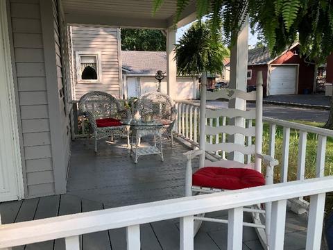 915 Augusta Ave, Elgin, IL 60120 photo 4