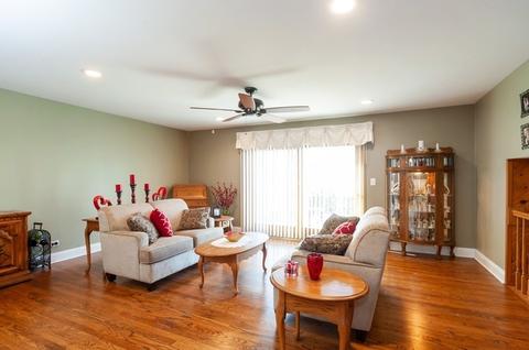 720 Jody Ln, Hoffman Estates, IL 60169 photo 9