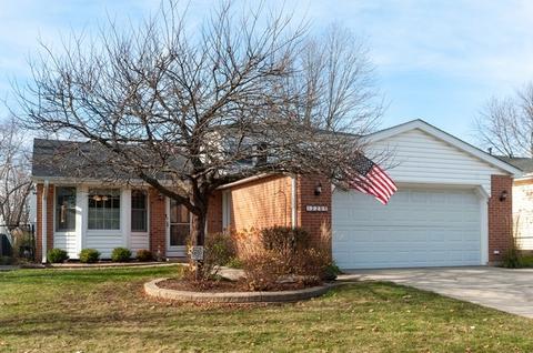 720 Jody Ln, Hoffman Estates, IL 60169 photo 2