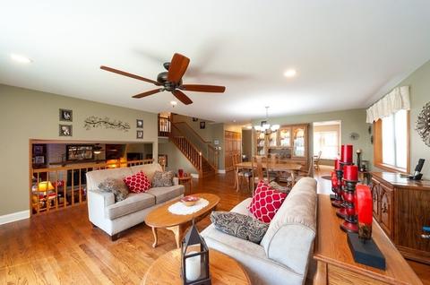 720 Jody Ln, Hoffman Estates, IL 60169 photo 13