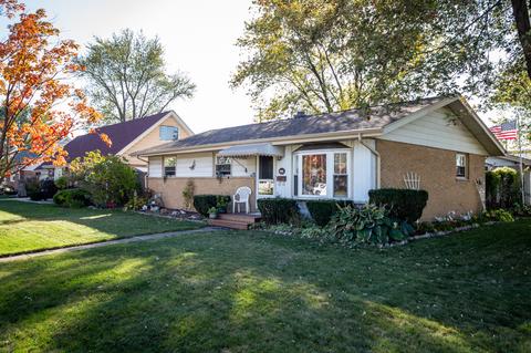 9012 Martin Ln, Bridgeview, IL 60455 photo 2